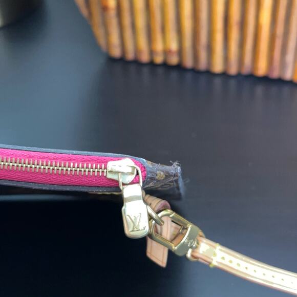 LOUIS VUITTON Neverfull Pochette MM Monogram Wristlet Pivoine Fuchsia Hot Pink - Picture 9 of 14